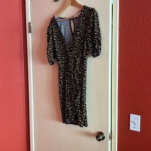 All In Favor brand rushed v-neck dress. Near perfect condition. Worn once.